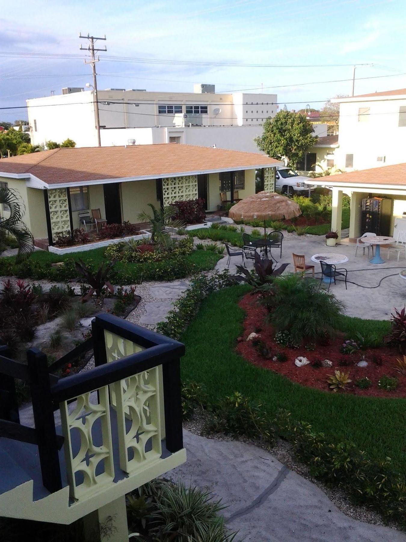 Martinique Lake Worth Beach Exterior foto