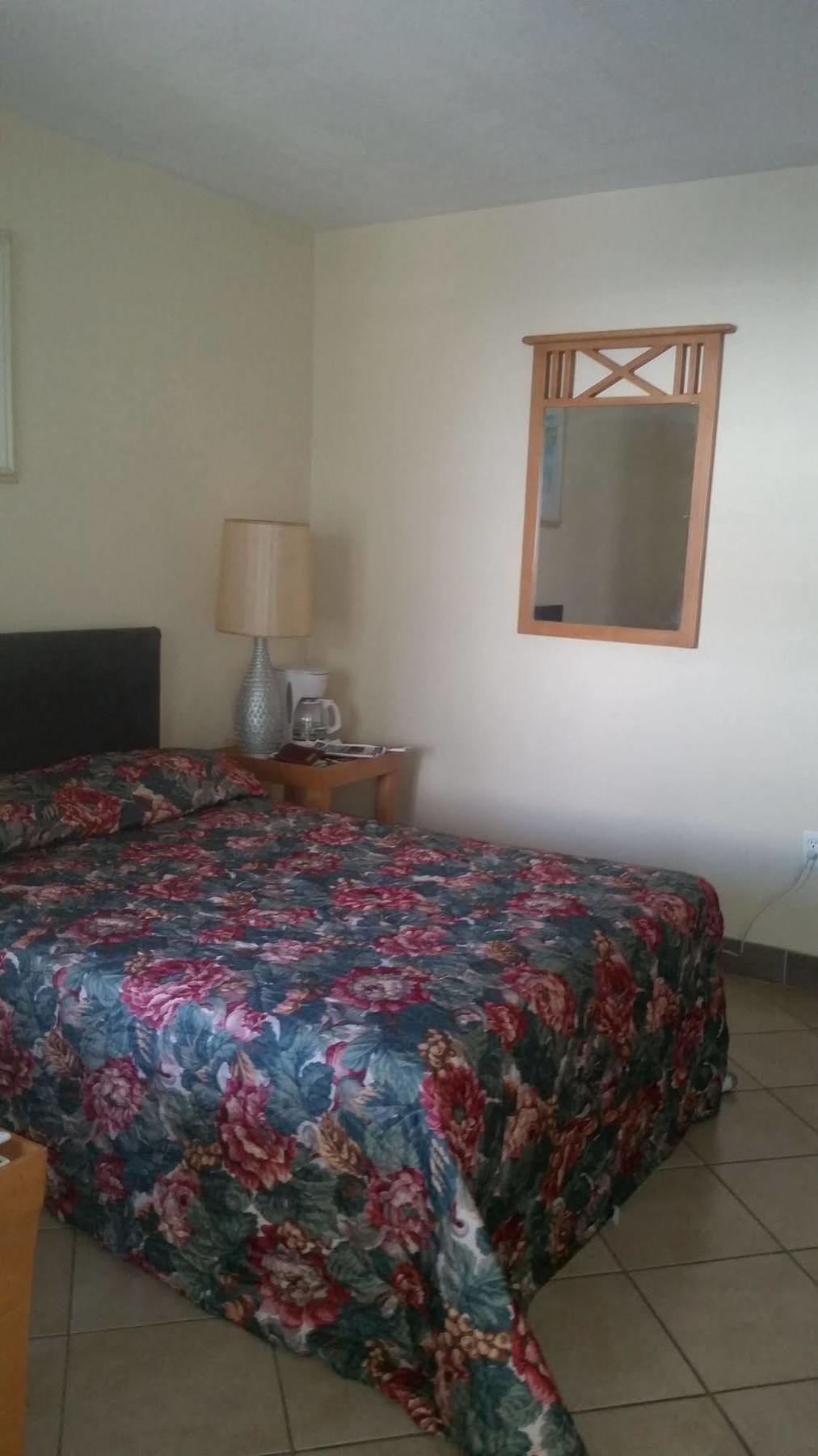 Martinique Lake Worth Beach Exterior foto